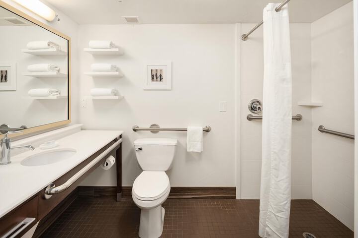 Hampton Inn & Suites Seattle-North / Lynnwood