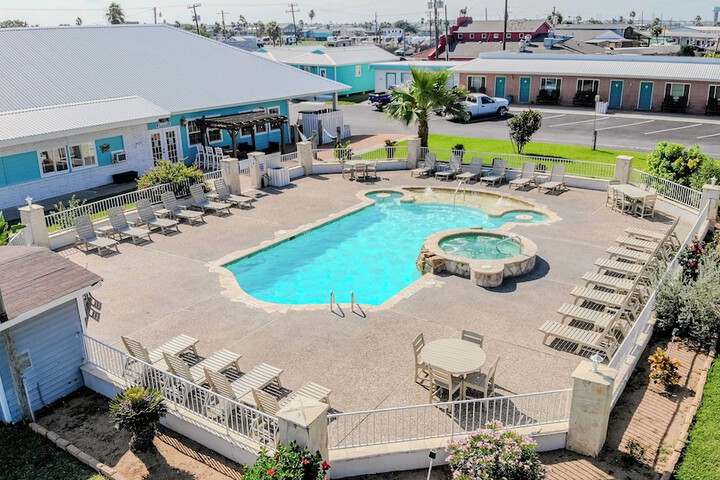 Shark Reef Resort Motel & Cottages