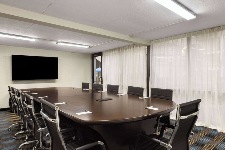 Meeting 28 of 33