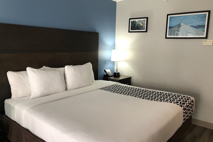 Room 64 of 78