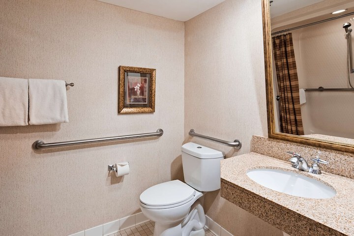 Room 11 of 27