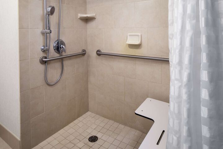 Room 20 of 33
