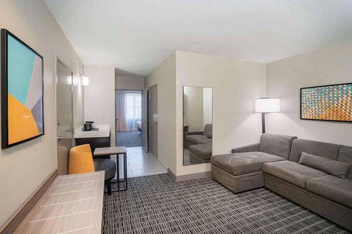 Room 47 of 67