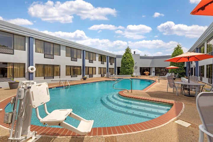 Best Western Plus Madison-Huntsville Hotel