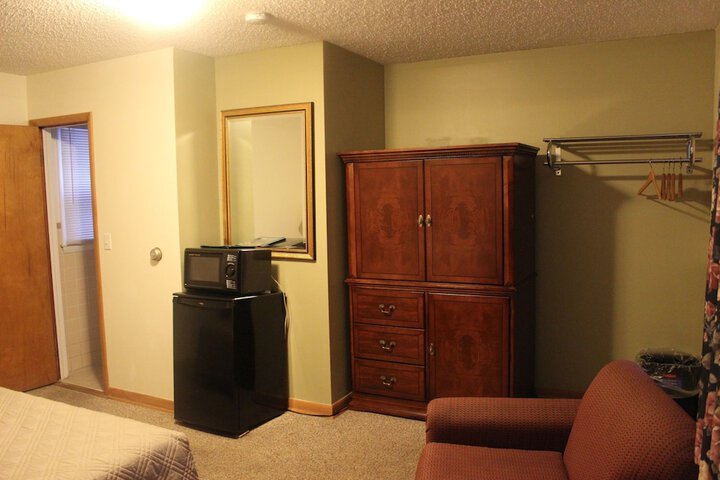 Room 28 of 42
