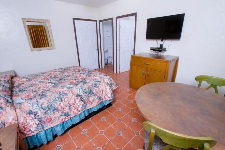 Room 6 of 34