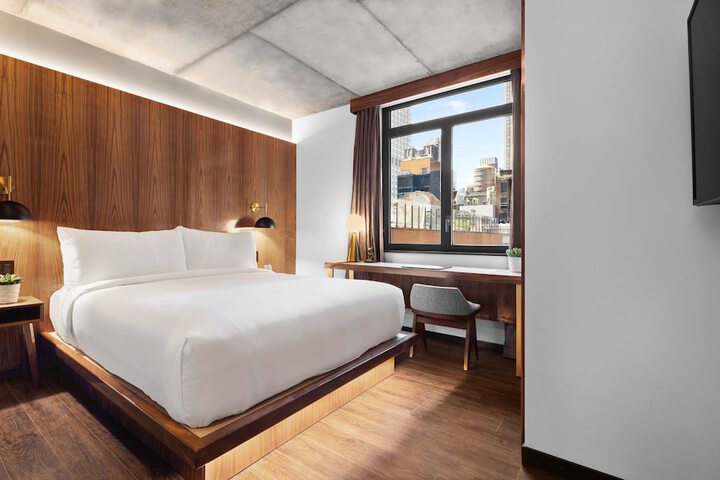 Room 21 of 42