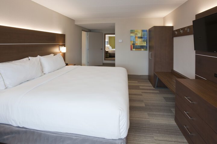 Room 17 of 39