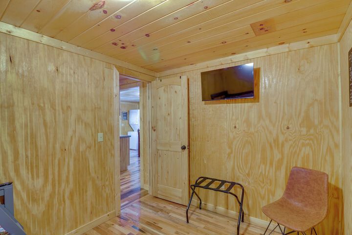 Peaceful Beattyville Cabin Near Red River Gorge!