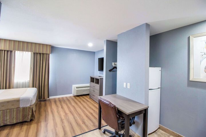 Room 12 of 30