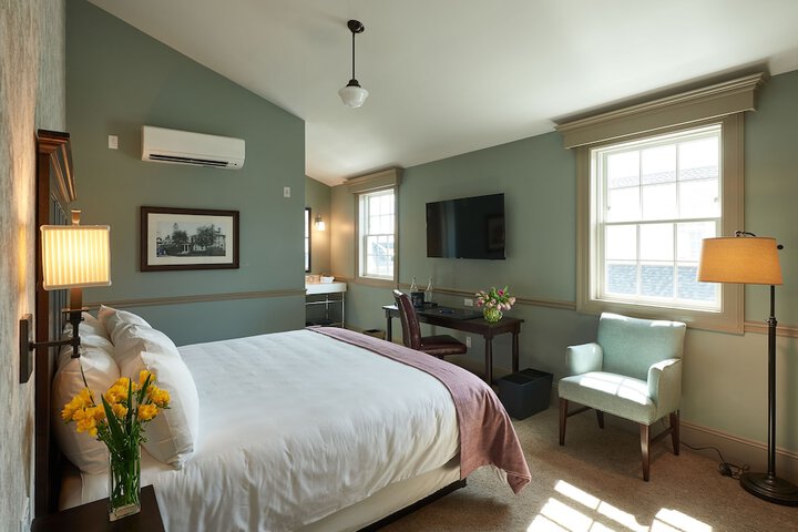 The Groton Inn