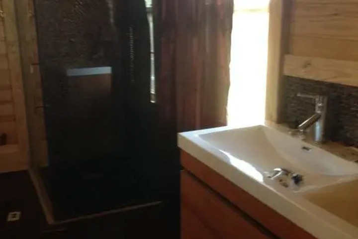 DIAMOND JOHNS RIVERSIDE RETREAT
