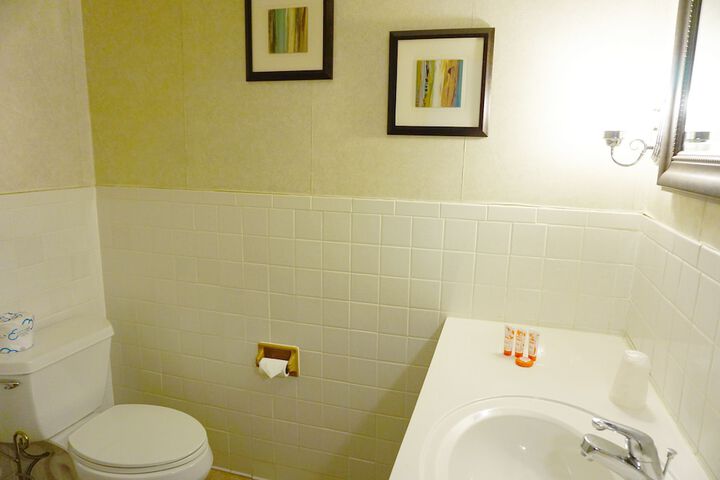 Room 53 of 89