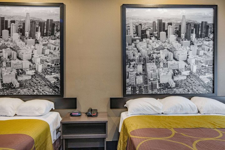 Room 21 of 32