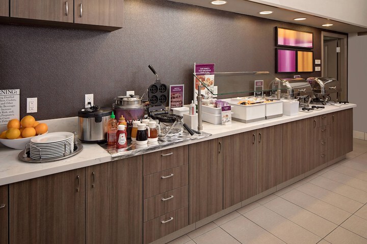 Breakfast/Coffee Service 26 of 33