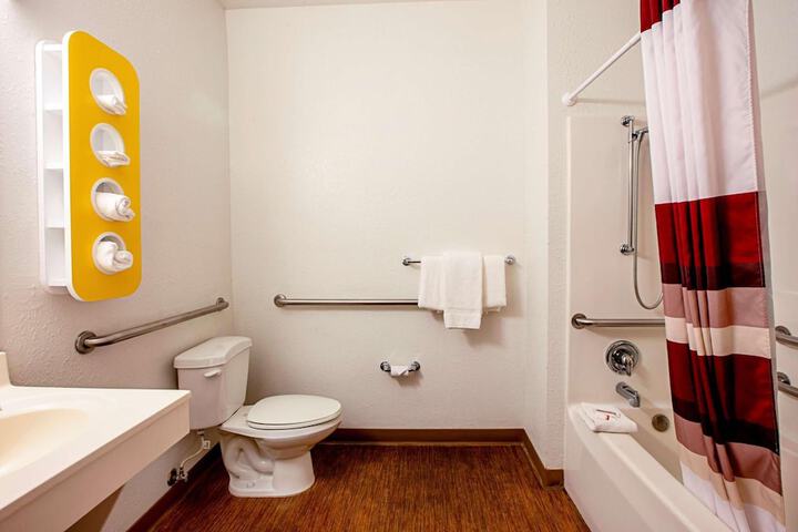 Room 14 of 30