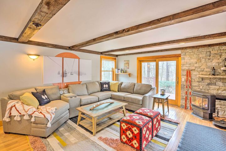 Berkshires Getaway 1 Mi Skiing & Hiking!