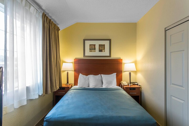 Room 13 of 48