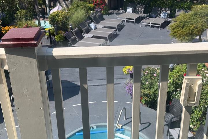 Crowne Pointe Historic Inn & Spa - Adults Only