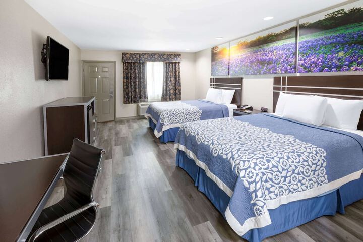 Room 15 of 35