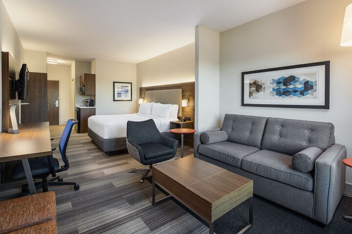 Holiday Inn Express Hotel & Suites Airdrie-Calgary North by IHG
