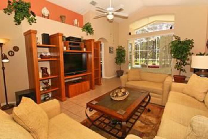 BRAND NEW 4 Bedroom Holiday home by Follow the sun vacation Rentals