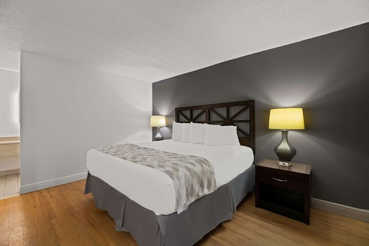 Room 26 of 27