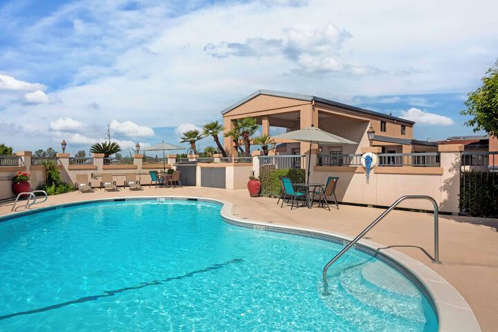 Pool 4 of 29