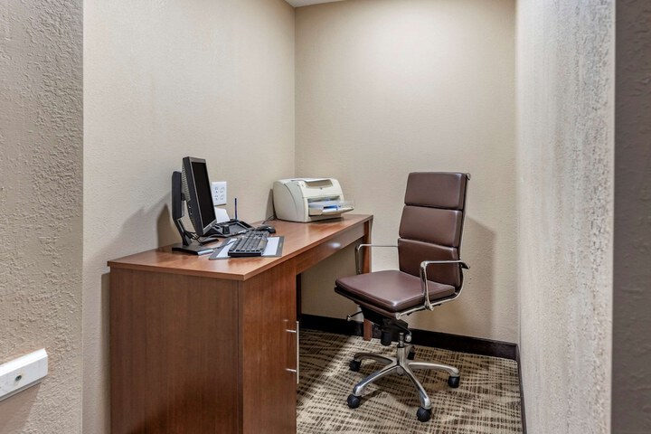 Business Center 27 of 27