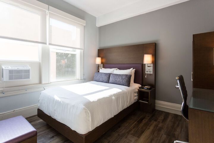 Room 20 of 38