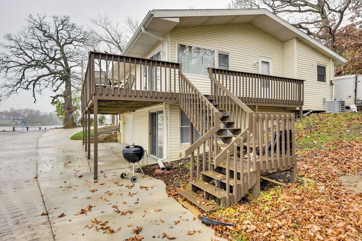 Salem Vacation Home w / Dock: Steps to Paddock Lake