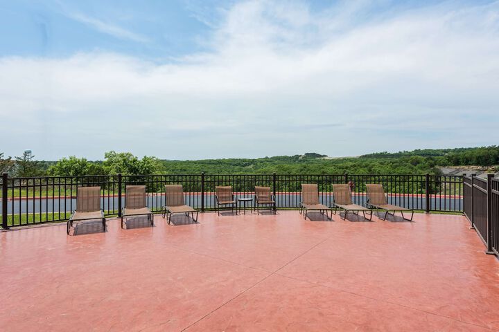 Terrace/Patio 37 of 38