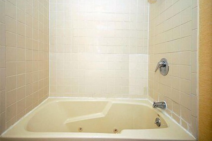 Hot Tub 25 of 26