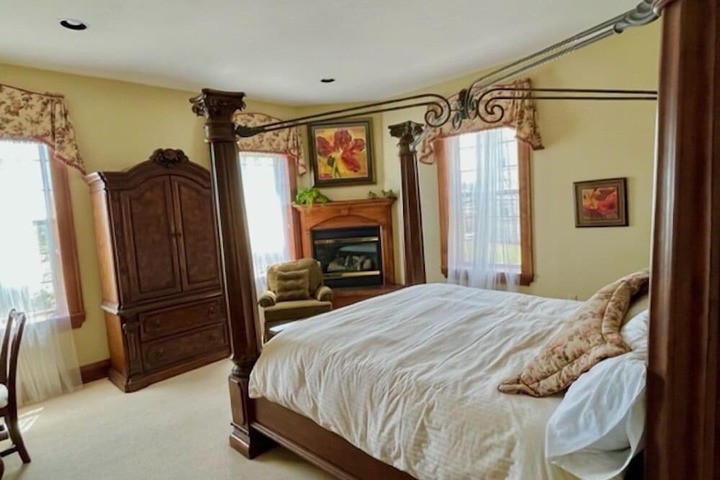 Room 6 of 34