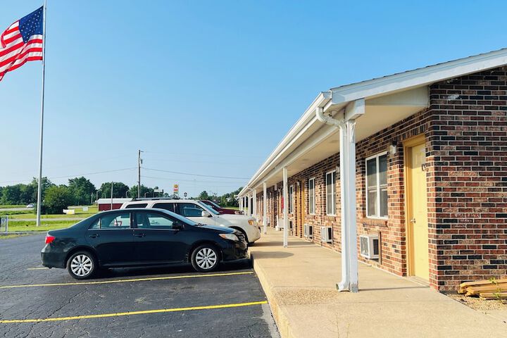 Country Inn Motel