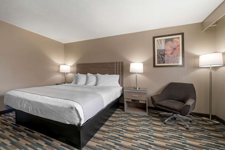 Room 8 of 25