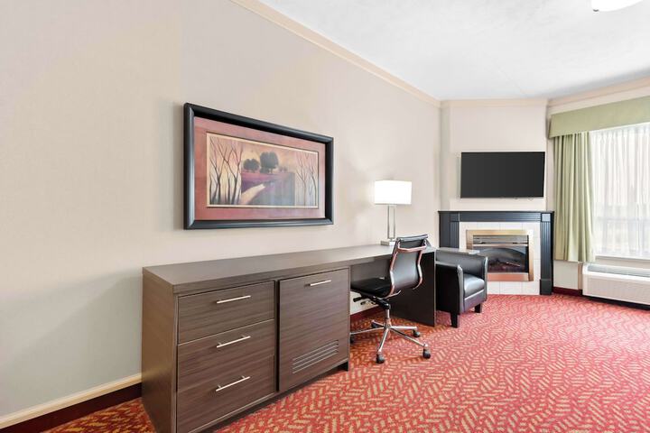 Room 25 of 100