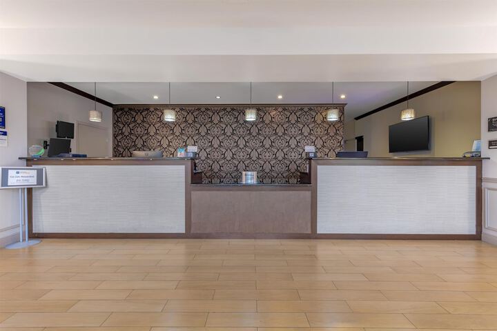 Best Western Plus Miami Airport North Hotel & Suites