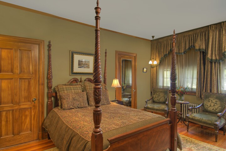 Room 6 of 7