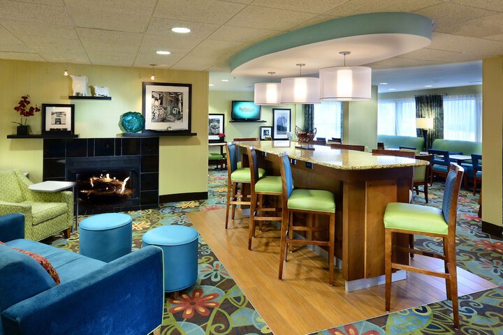 Hampton Inn Raleigh / Town of Wake Forest