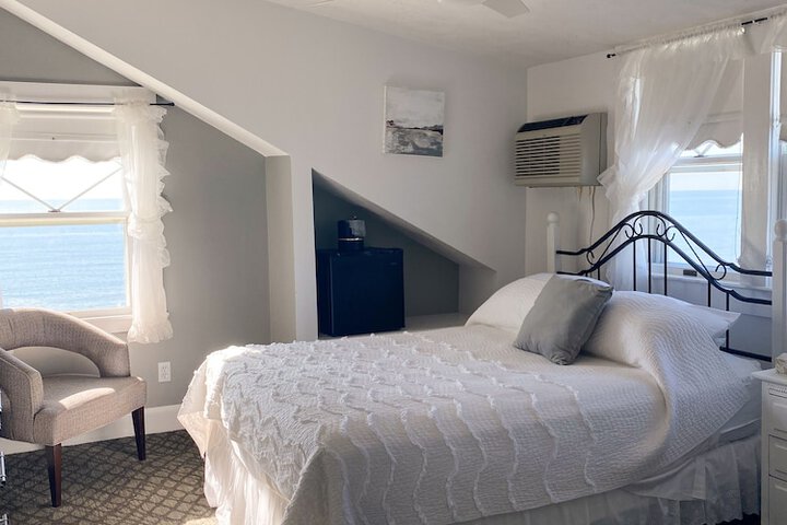 Room 177 of 468