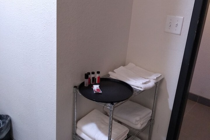 Room 14 of 30