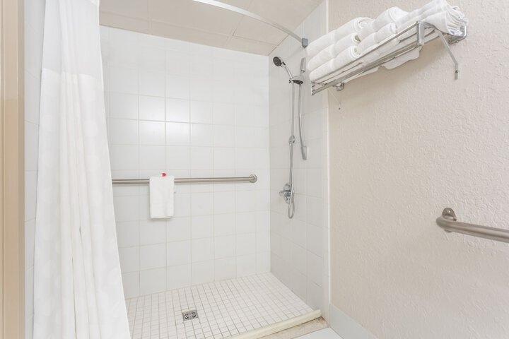 Ramada Plaza by Wyndham Nags Head Oceanfront