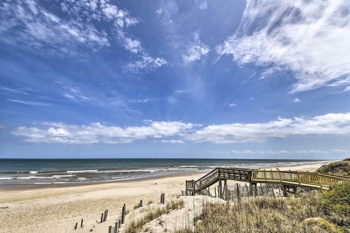 Home w / Deck in Corolla Light: Walk to Beach!