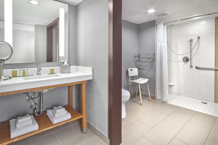 DoubleTree by Hilton Edmonton Downtown