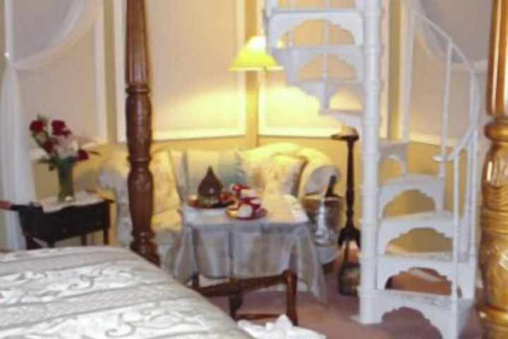 Room 10 of 31