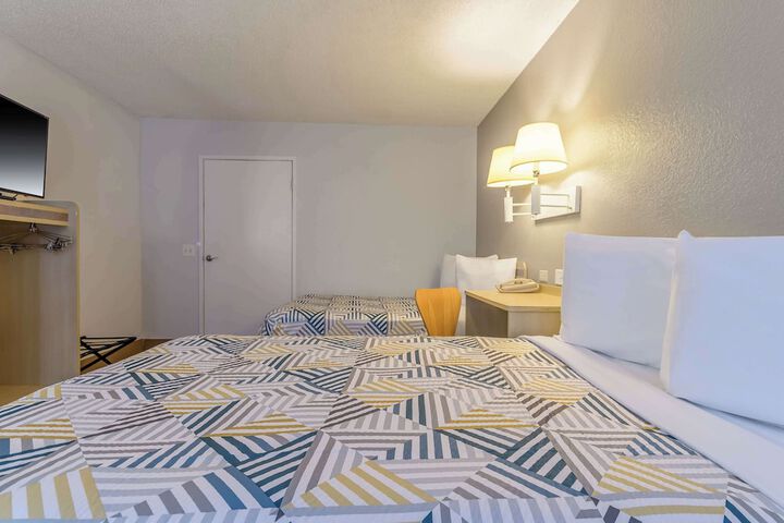 Room 19 of 28