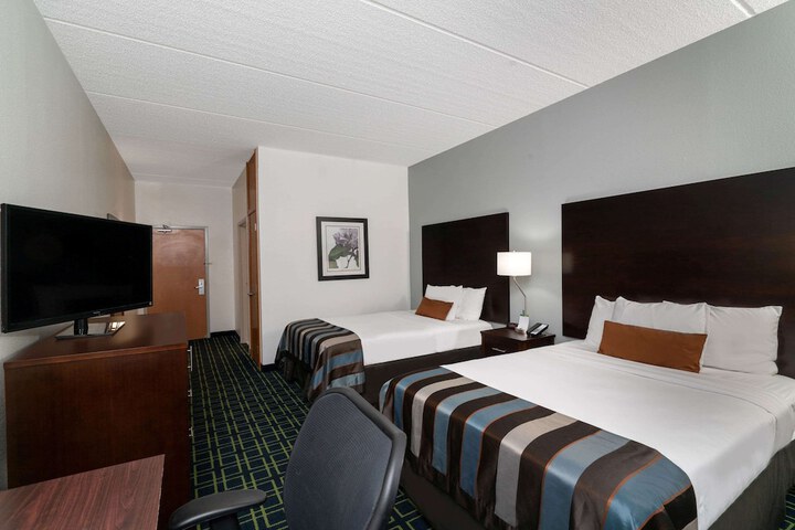Room 11 of 25