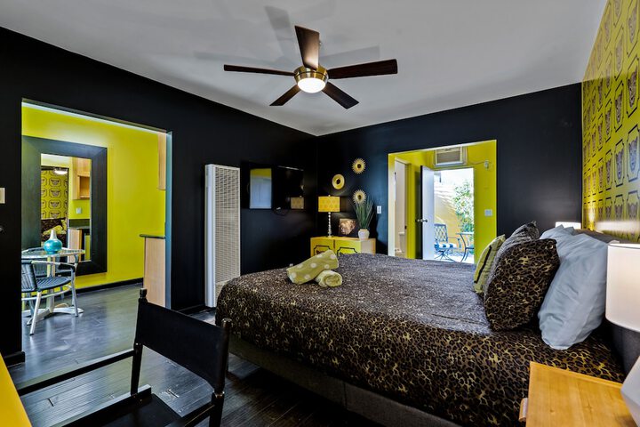Room 17 of 26