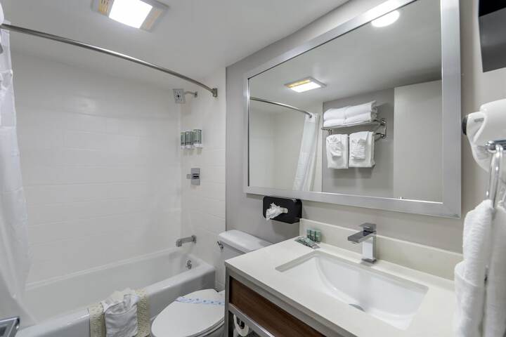 Best Western Airport Plaza Hotel – LAX  Airport LA Stadium